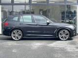 BMWを熟知したメカニックによる、360度の納車前点検。ドイツ本国と同様の教育・訓練を受けたメカニックが徹底的に点検、整備した後にお客様にお引渡しします。