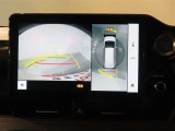 バック時の運転をサポートするバックガイドモニター&パノラミックビューモニター付