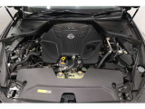 【エンジン型式】VR30DDTT【種類】V型6気筒DOHCツインターボ【過給機】ツインターボ【WLTCモード燃費】10km/リットル ※カタログデータ