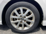 純正のアルミホイールです!お車に合ったデザインのホイールになっています!