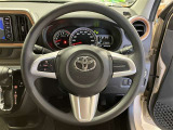 ステアリングから手を離さず、運転に集中したままオーディオ等の操作ができます。