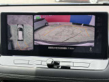 駐停車には便利なアラウンドビューモニター搭載。サイドモニターの切り替えも可能です。