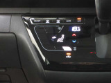 エアコンも装備されています。車内の温度を調整して、より快適にお過ごしいただけます。