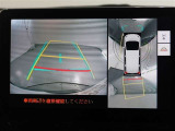 パノラミックビューモニター付きです。車両を上から見たような映像をモニター画面に表示。運転席からの目視では見にくい、車両周辺の状況をリアルタイムでしっかり確認できます。