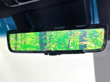 【デジタルインナーミラー】後席の大きな荷物や同乗者で後方が確認しづらい時でも安心!カメラが撮影した車両後方の映像をルームミラー内に表示。クリアな視界で状況の確認が可能です!