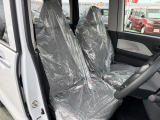 フロントシート(前席)です。よく乗る運転席にも、汚れや使用感も気になりません。