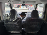 痛みの出やすい運転席シートの角、フロアマット、座面、ともに良好です