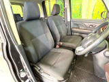 運転席シート廻りは使用感も少なく、良好な状態となっています。前オーナー様が丁寧に使っていたことがよくわかりますね。
