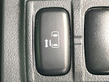 【パワースライドドア】スマートキーや運転席のスイッチでスライドドアの開閉が可能♪電動だから力を入れてドアを開ける必要が無く、小さいお子様でも、重い荷物を持っている時もラクに開け閉めできます♪