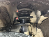 お車を安心してお乗りいただく為には、足回りの定期点検が欠かせません。サービスサポート(有償保証)では無料点検もご提供しており、安心のカーライフをお過ごしいただけるサポート体制が整っています。