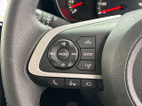 運転中、オーディオの操作をしてて、ハッとしたことはありませんか?ステアリングスイッチは、運転中でもハンドルでオーディオの操作が可能です。安全なドライブをサポートします。