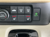 運転席/助手席シートヒーターで寒い日もすぐに温かくなり快適に過ごせます。2段階の温度調整が可能です