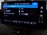 CD、DVD、Bluetooth、AM、FM、AUX、スマートフォン接続ができます。