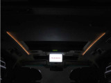 夜間に室内を照らしてくれるルームライトです