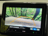 【バックカメラ】駐車時に後方がリアルタイム映像で確認できます。大型商業施設や立体駐車場での駐車時や、夜間のバック時に大活躍!運転スキルに関わらず、今や必須となった装備のひとつです!