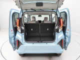 後ろのドアが大きく開くので、荷物が出し入れしやすく積み込みやすいです。大きめの荷物でも大丈夫♪