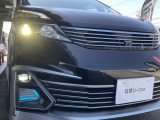 配光特性に優れ路肩まで明るく照らすLEDライトを採用