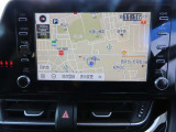 (8インチディスプレイオーディオ)スマホと車をつなぐことで色々なサービスを楽しめます。