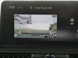 メーカーオプションの前後ドライブレコーダー付きです。