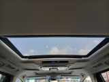 中古車を購入する場合、「車両本体価格」に加えて、税金や手数料などの「諸費用」を支払う必要があります。「法定費用:自動車税や自賠責保険等の国や自治体に払うことが法律上義務付けられている費用」「販売店手数