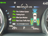 【プリクラッシュセーフティ】前方の車両等を検知し、衝突しそうな時は警報で注意を促し、ブレーキを踏む力をサポート。ブレーキを踏めなかった場合は衝突被害軽減ブレーキが作動、衝突回避をサポートします。