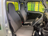 ドライバーによって運転しやすいポジションは異なり、あの車はどうなのか不安なこともありますよね。気になるお車は店頭で乗り込んでご確認いただけます♪