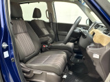 前席の画像です。是非運転席に座っていただき視界等をご確認ください。