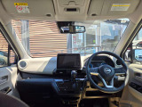 運転席周りの視界もよくハンドルも軽い取り回しなのですごく運転がしやすい車です。