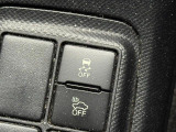 【トラクションコントロール】クルマがタイヤの過回転を検知し、滑りやすい路面等での急発進などによるスリップを防ぎます。