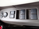 窓の開閉は電動(パワーウィンド)になりますので、便利ですよね。