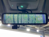 【デジタルインナーミラー】後席の大きな荷物や同乗者で後方が確認しづらい時でも安心!カメラが撮影した車両後方の映像をルームミラー内に表示。クリアな視界で状況の確認が可能です!