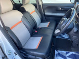 運転席シート廻りは使用感も少なく、良好な状態となっています。前オーナー様が丁寧に使っていたことがよくわかりますね。