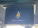 【後席モニター】家族や友人とお出かけする機会が多い方に大人気の後席モニターを装備!見やすい位置に画面がありテレビやDVDの視聴も快適!友達もお子様も、後席にしか乗らなくなるかも??
