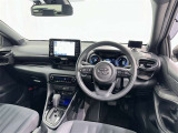 運転席まわりです。 各操作スイッチは使いやすい位置に配置されてます。