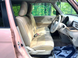 運転席シート廻りは使用感も少なく、良好な状態となっています。丁寧に使われていたことがよくわかりますね。