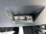 ETC車載器付。ETCが使用可能な道路通行料はキャッシュレスでスマートに走行できます。再セットアップして納車致します。