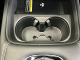 ドリンクホルダー/小物入れにもなって便利です