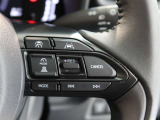 レーダークルーズコントロール(全車速追従機能付)付きです。車速に応じて追従支援してくれるので、ロングドライブも快適です。詳細は販売店スタッフまでおたずねください。