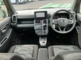 痛みの出やすい運転席シートの角、フロアマット、座面、ともに良好です
