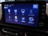 CD、DVD、Bluetooth、AM、FM、AUX、スマートフォン接続ができます。