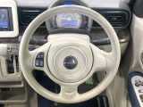 【純正革巻きステアリング】上質な革を使用することで、手にしっかり馴染みとても運転しやすいハンドルです♪