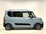 ドアは約90度に開くので荷物も積み込みやすく、乗り降りもしやすい♪ アウトドアで楽しく快適に過ごせる工夫がいっぱいです♪♪