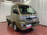 広々としたキャビンが乗用車感覚の快適さを実現します。