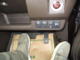 各種機能のボタンがあります。もちろん運転席からの操作も可能。スマートに使いこなしてください。