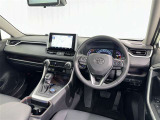 運転席まわりです。 各操作スイッチは使いやすい位置に配置されてます。