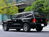 5.9L Magnum V8エンジン/RT専用チュ-ニング/RT専用装備多数/専用17AW(クロ-ム)/専用スポ-ツデュアルマフラ-/専用スポ-ツサスペンション/専用モノト-ンスポ-ツスタイル/専用ツ-トンインテリア/専用エンブレム