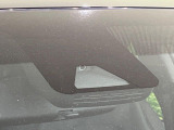 【トヨタセーフティセンス】走行中に前方の車両等を認識し、衝突しそうな時は警報とブレーキで衝突回避と被害軽減をアシスト。より安全にドライブをお楽しみいただけます。
