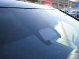 全てのクルマに車両検査証がついています。中古車オークション業界で確立された公正な基準を採用しています。トヨタ自動車によって、修復歴や状態を正しく判断できると認定された車両検査員が、1台1台検査し点数と