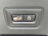 また、BMW正規認定中古車は、エマージェンシーサービスが自動付帯。24時間365日、皆様のカーライフをサポート致します。確かな安心のうえで、「駆けぬける歓び」をご堪能ください。