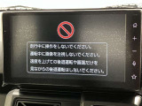 ディスプレイオーディオを装備。スマホとクルマをつなぐことで、これまでのナビに加えて、いろんなサービスが楽しめます。